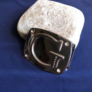 Guess buckle